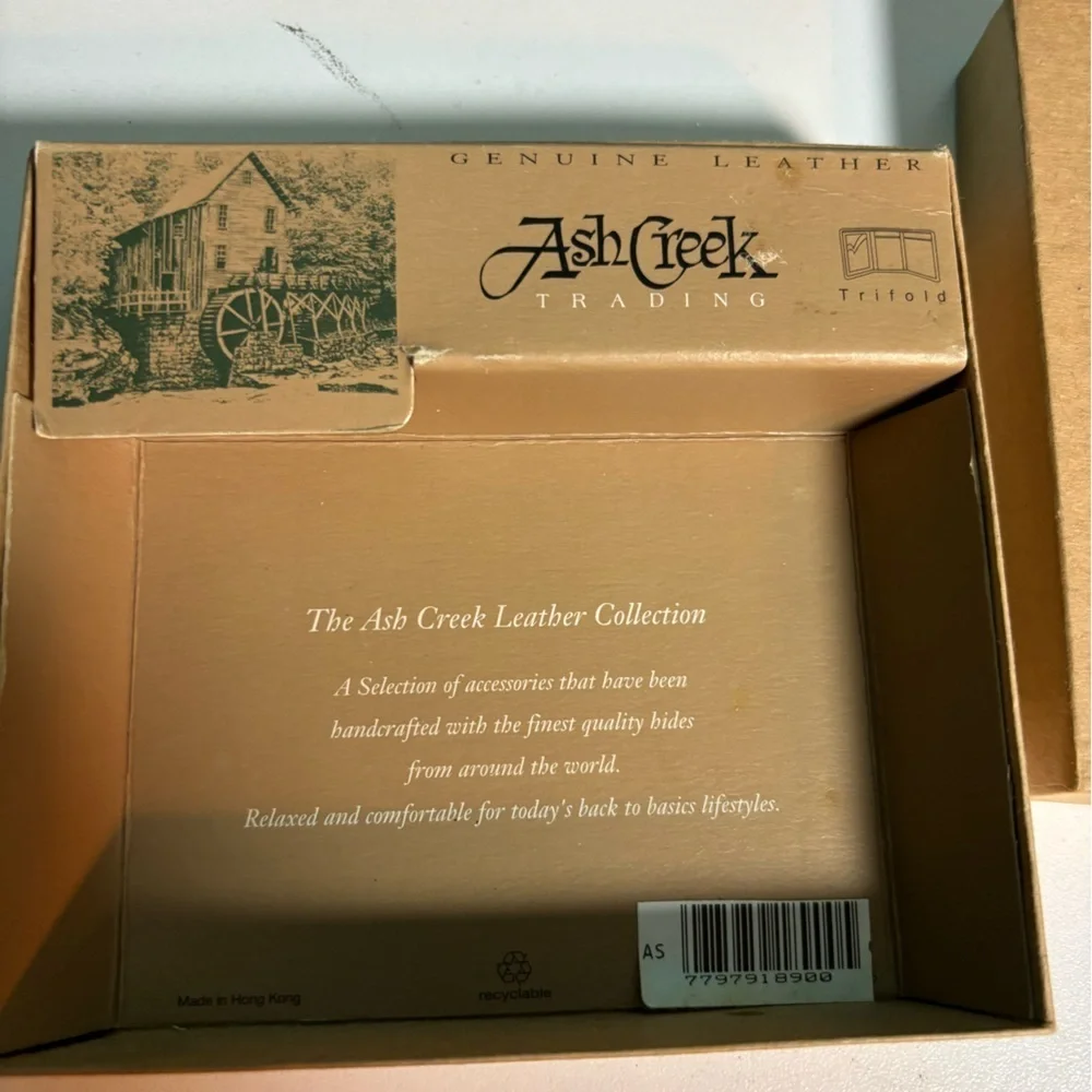 Ash Creek Black Leather Wallet Card Holder